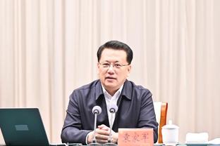 官方：卢顿与32岁右翼卫汤森续签了一份新的长期合同